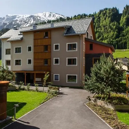 Apartment Sleeps 8 Wifi Engelberg